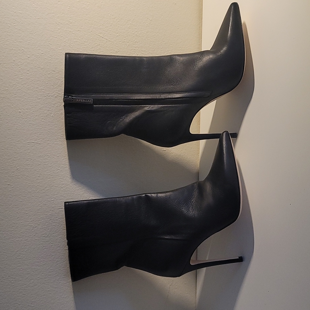 Shoes - Picture 3 of 4